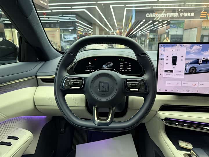 Фото 9 - Zeekr 001