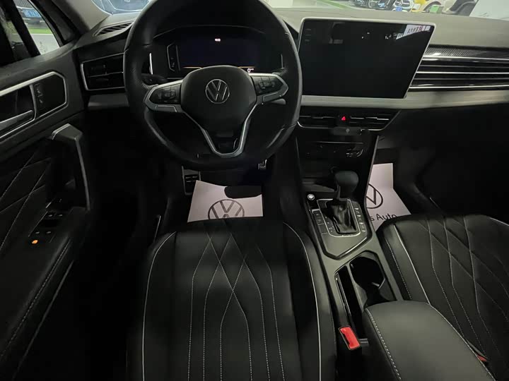 Фото 9 - Volkswagen Tiguan L Pro