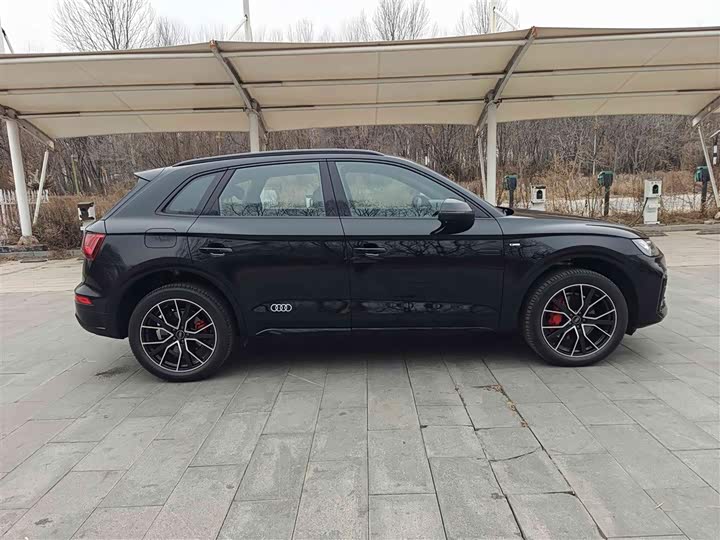 Фото 7 - Audi Q5L