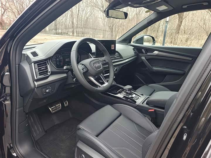 Фото 8 - Audi Q5L