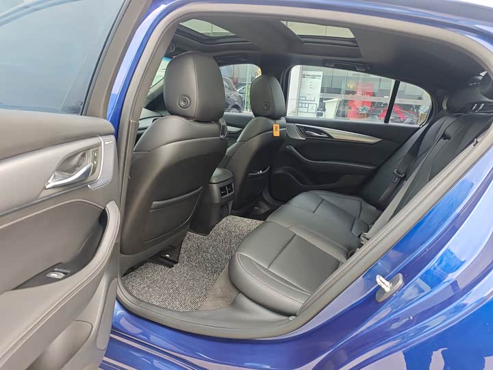 Фото 8 - Cadillac CT5