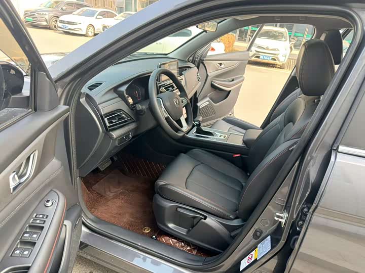 Фото 7 - Changan CS75