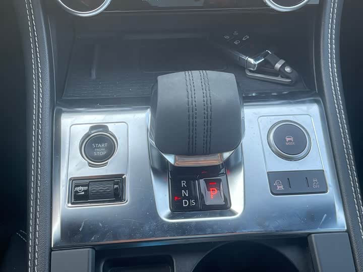 Фото 7 - Jaguar F-Pace