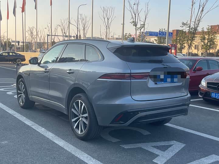 Фото 8 - Jaguar F-Pace