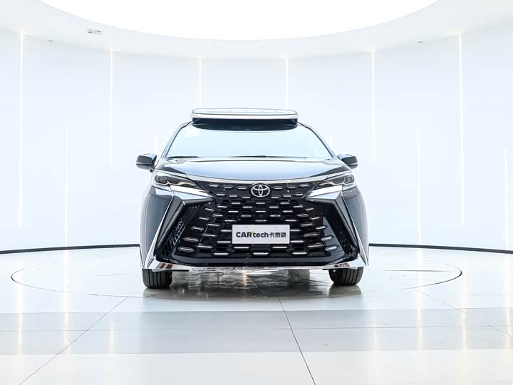 Фото 4 - Toyota Granvia