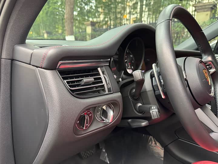 Фото 8 - Porsche Macan