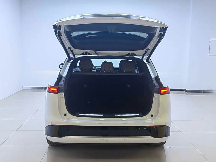 Фото 7 - XPeng G9