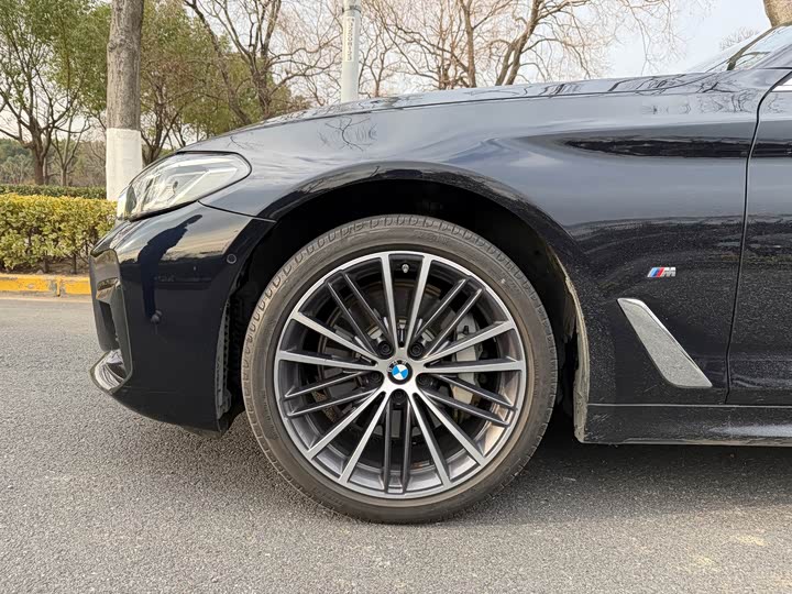 Фото 3 - BMW 5 Series