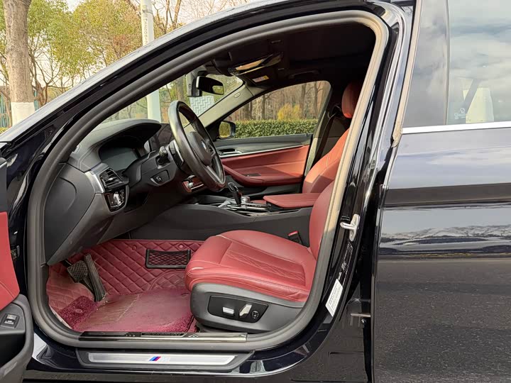 Фото 5 - BMW 5 Series