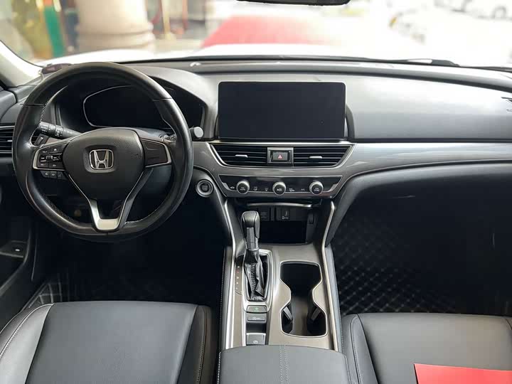 Фото 7 - Honda Accord
