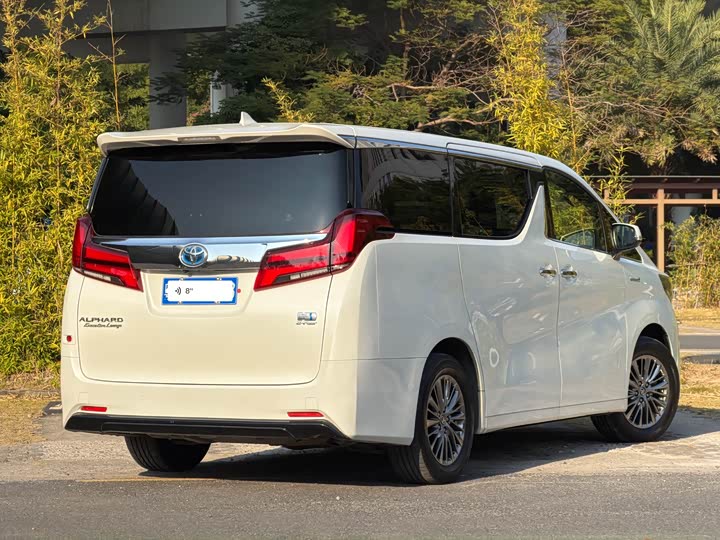 Фото 4 - Toyota Alphard