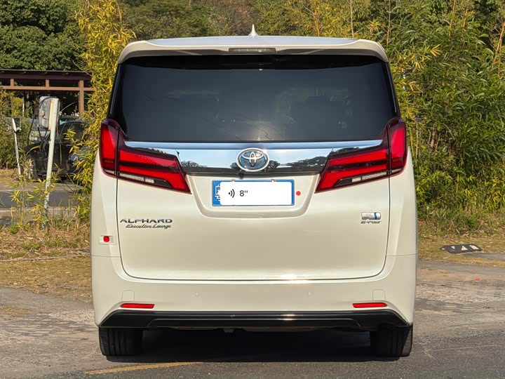 Фото 5 - Toyota Alphard