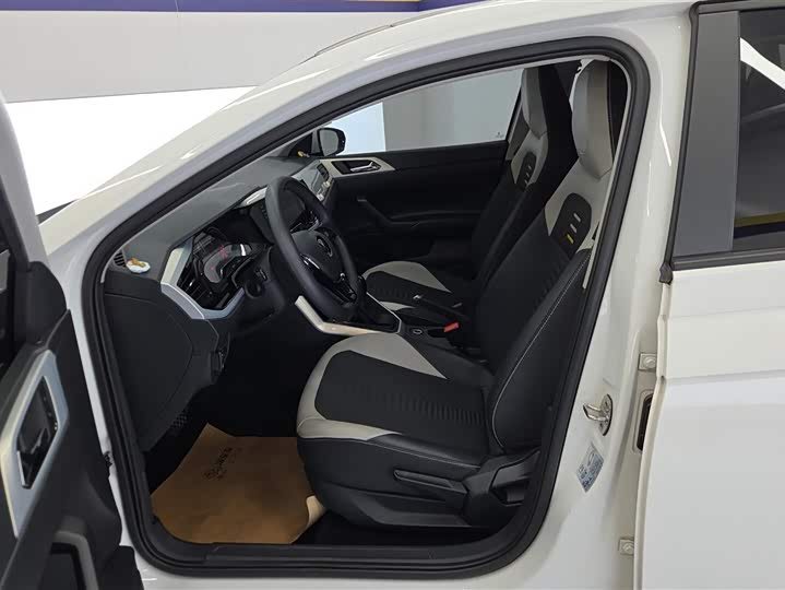 Фото 9 - Volkswagen Polo