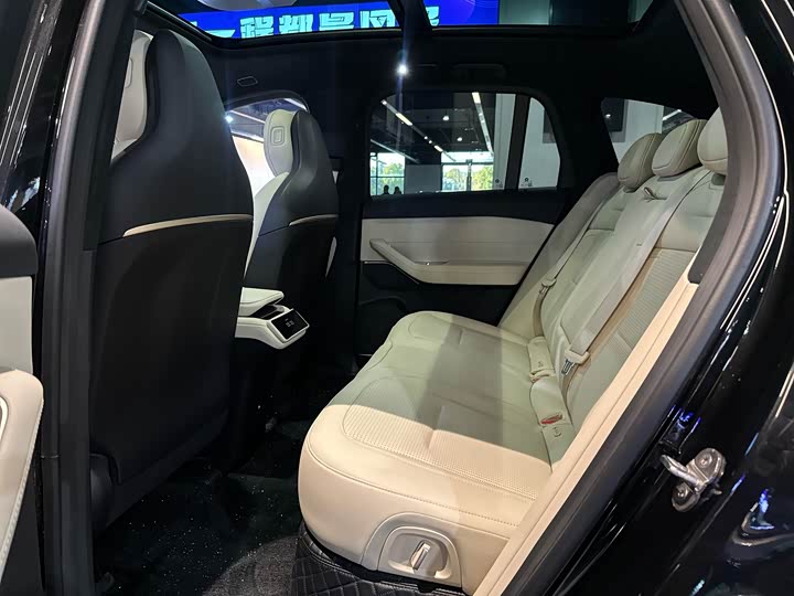 Фото 8 - Nio ES6