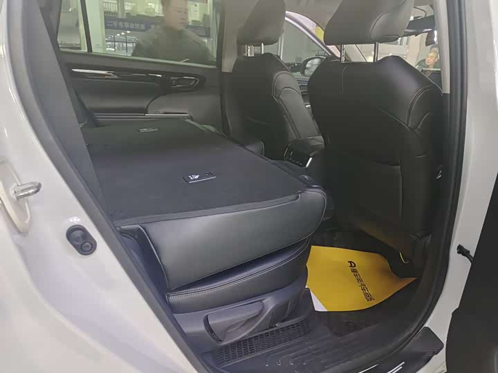 Фото 5 - Toyota Highlander