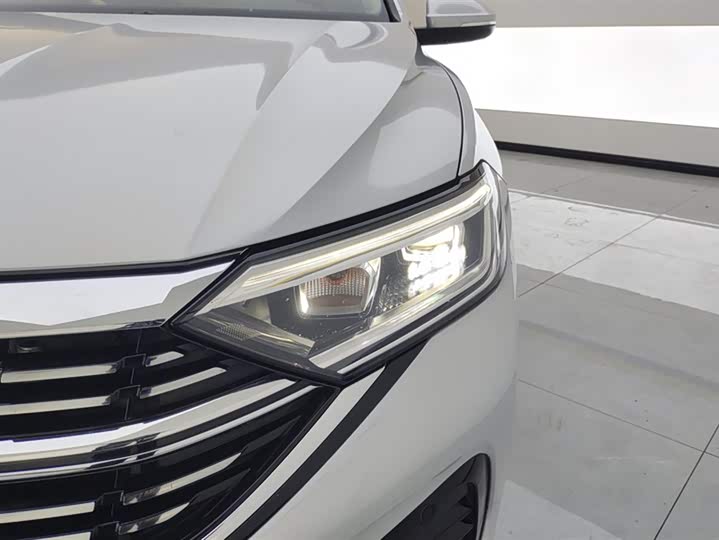 Фото 5 - Volkswagen Sagitar L