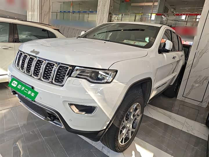 Фото 2 - Jeep Grand Cherokee