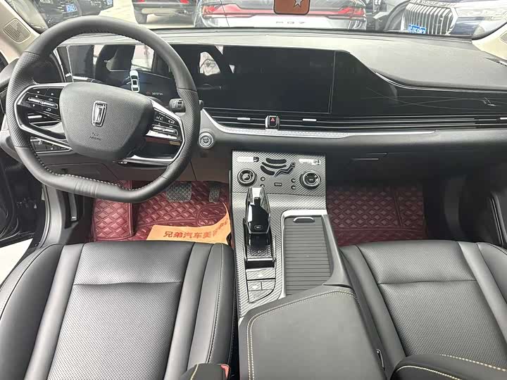 Фото 6 - Bestune B70