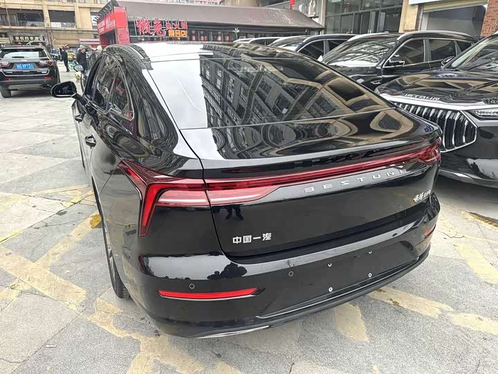 Фото 9 - Bestune B70