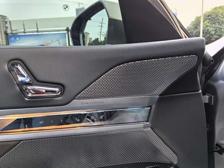 Фото 8 - BMW 7 Series