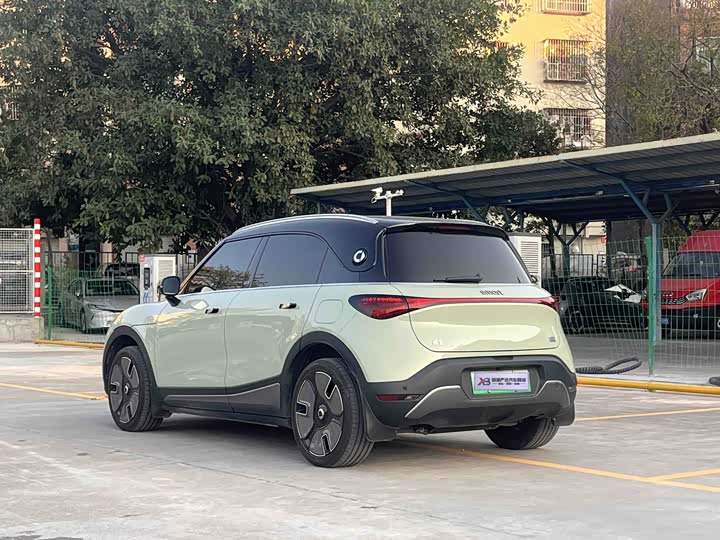 Фото 9 - Smart #1