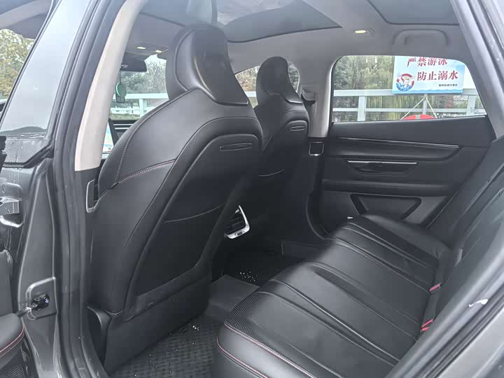 Фото 3 - XPeng P7