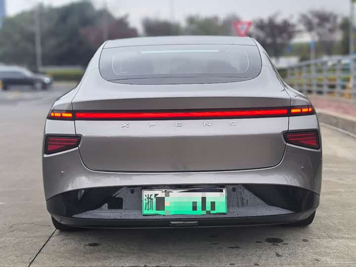 Фото 9 - XPeng P7