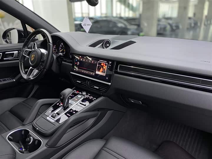 Фото 8 - Porsche Cayenne Hybrid