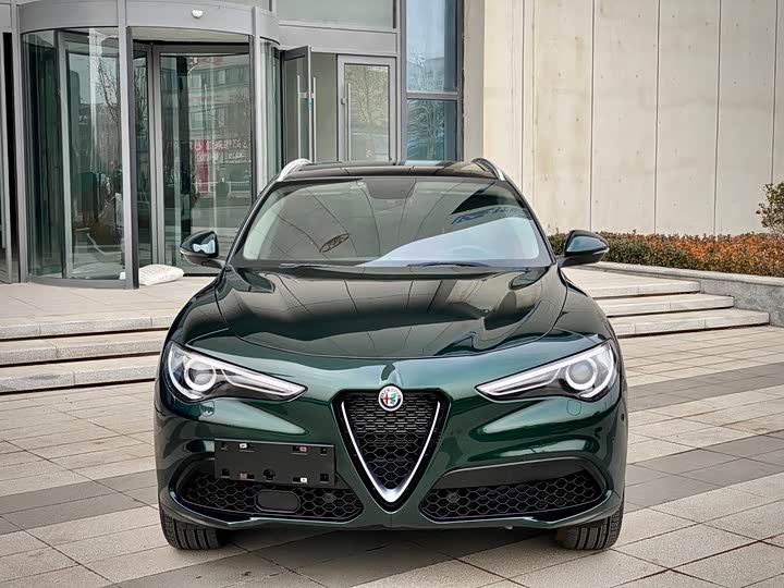 Фото 2 - Alfa Romeo Stelvio
