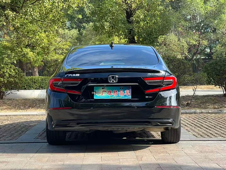 Фото 6 - Honda Accord