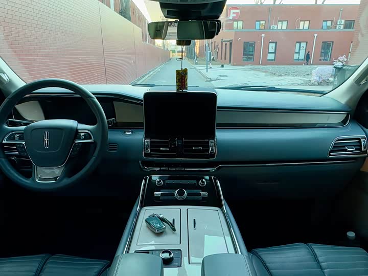 Фото 5 - Lincoln Navigator