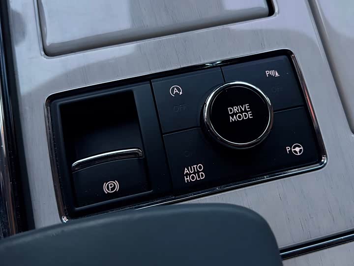 Фото 8 - Lincoln Navigator