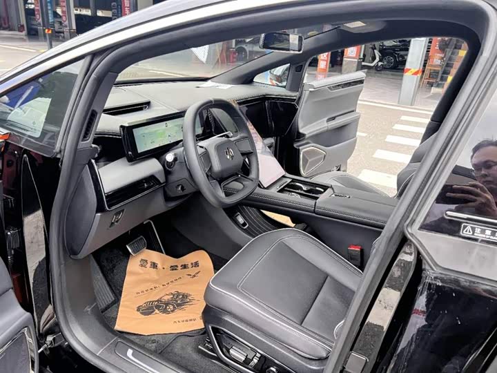 Фото 8 - HiPhi X