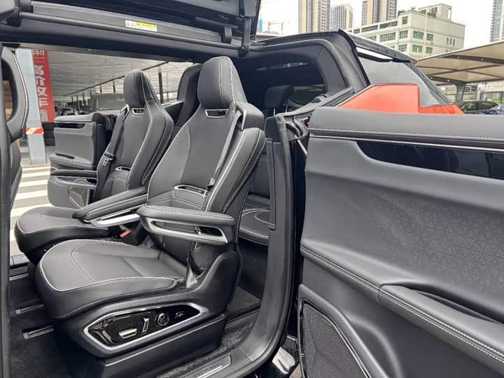 Фото 9 - HiPhi X