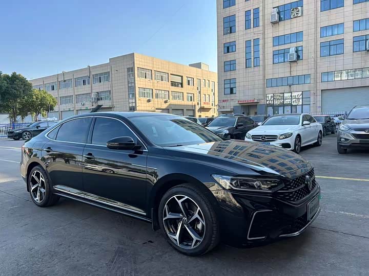 Фото 3 - Volkswagen Passat