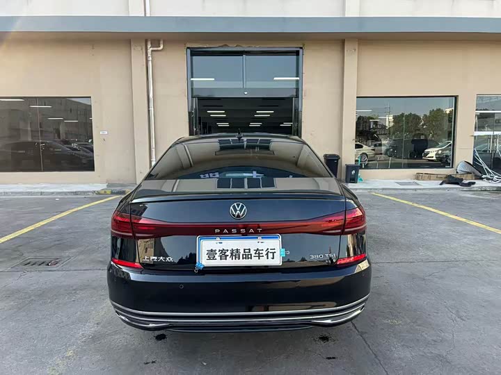 Фото 8 - Volkswagen Passat