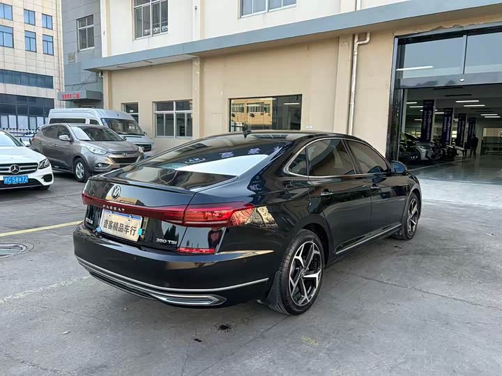 Фото 9 - Volkswagen Passat