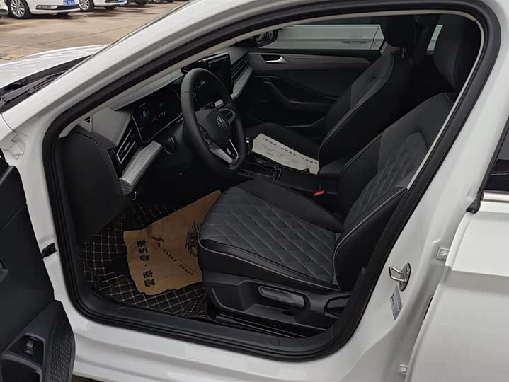 Фото 9 - Volkswagen Sagitar L