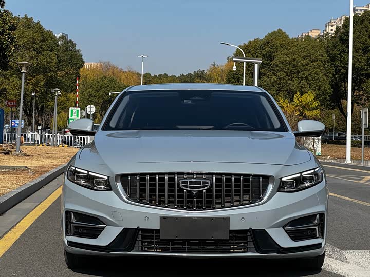 Фото 2 - Geely Preface