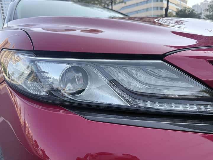 Фото 4 - Toyota Camry