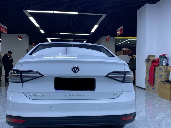 Фото 8 - Volkswagen Lavida