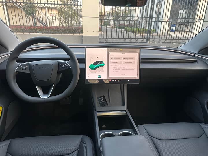 Фото 8 - Tesla Model 3