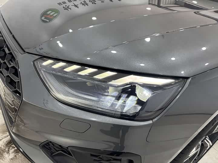 Фото 8 - Audi A4L