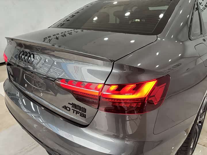 Фото 9 - Audi A4L