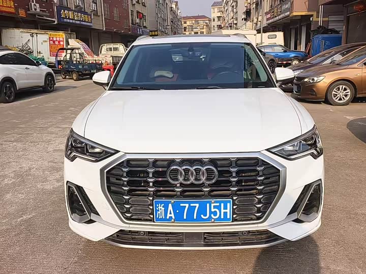 Фото 2 - Audi Q3