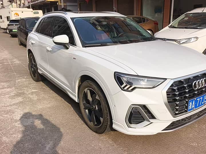 Фото 3 - Audi Q3