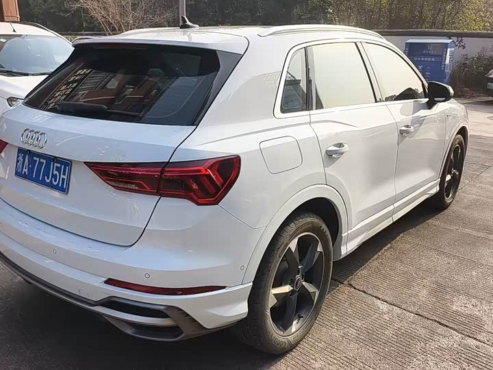 Фото 4 - Audi Q3