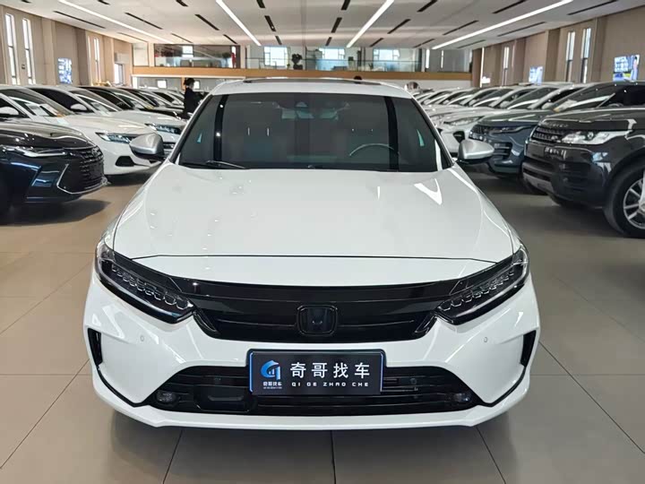 Фото 2 - Honda Inspire