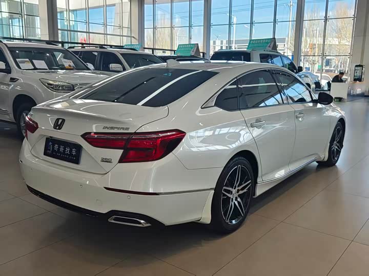 Фото 6 - Honda Inspire