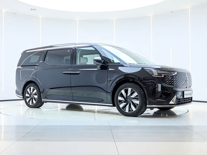 Фото 7 - Volvo EM90